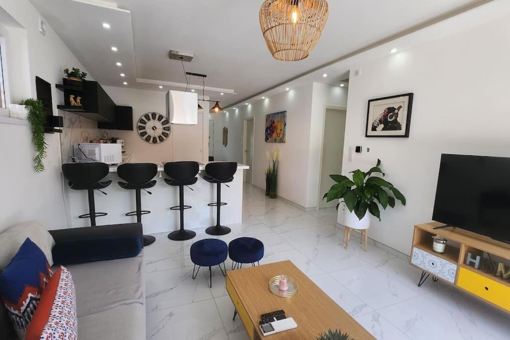 Suite Prestige Logement Neuf Avec Spa Et Ecran De Cinema En Rez De Jardin Colmar Bagian luar foto