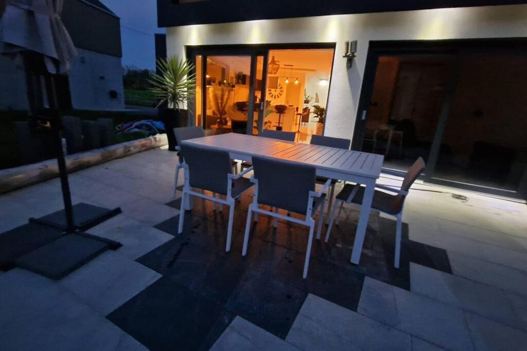 Suite Prestige Logement Neuf Avec Spa Et Ecran De Cinema En Rez De Jardin Colmar Bagian luar foto