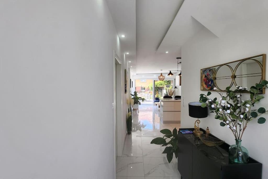 Suite Prestige Logement Neuf Avec Spa Et Ecran De Cinema En Rez De Jardin Colmar Bagian luar foto