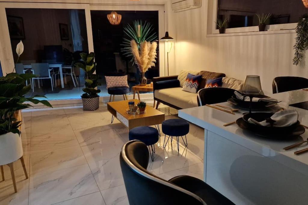 Suite Prestige Logement Neuf Avec Spa Et Ecran De Cinema En Rez De Jardin Colmar Bagian luar foto